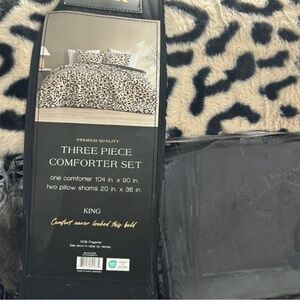 Studio Nior Ivory and Black Plush Animal Print King Comforter Set 104”x 90”